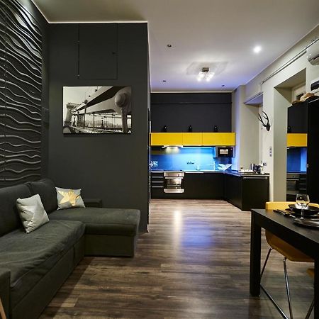 Central Location Yellow-Black Apartment Budapest Luaran gambar