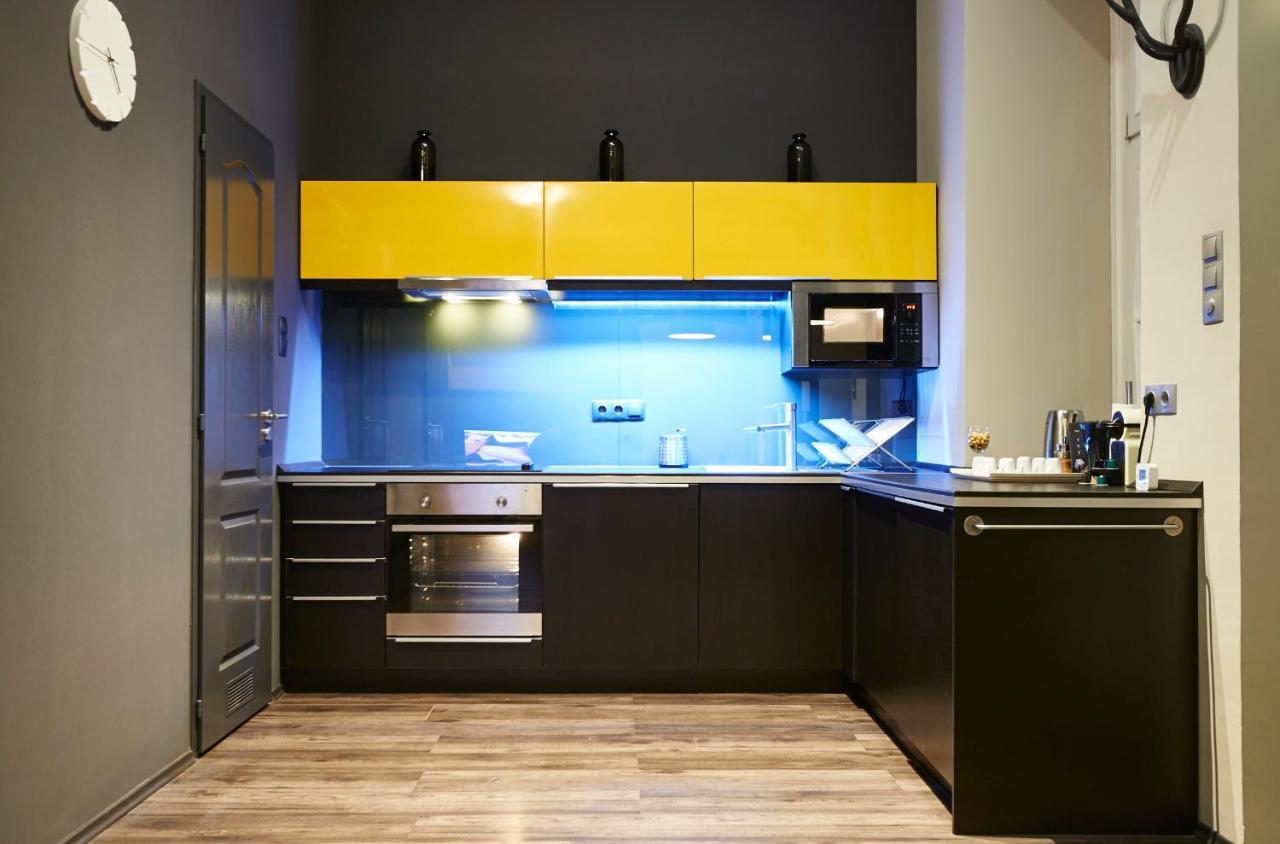 Central Location Yellow-Black Apartment Budapest Luaran gambar