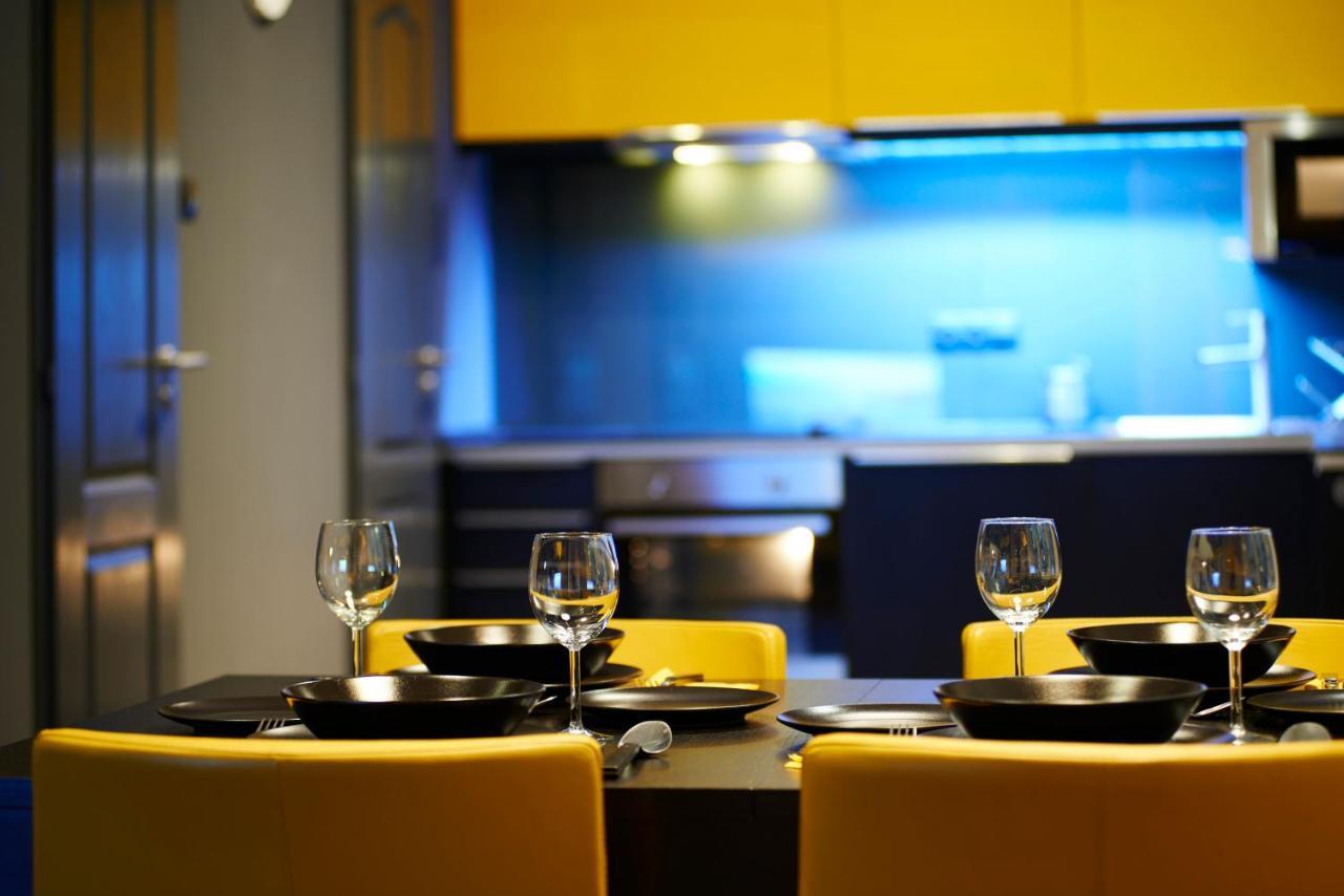 Central Location Yellow-Black Apartment Budapest Luaran gambar